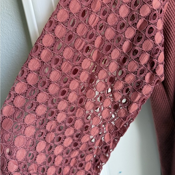 Women's Lace Sleeve Top - Mauve, Zip Closure, Henley style, Sz XL - Picture 3 of 6